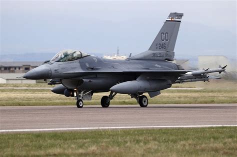 バイデン米政権、ウクライナ軍へのf16の供与・訓練を容認 米報道 毎日新聞