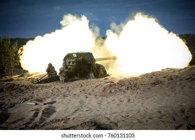 Modern Artillery Cannon Firing Big Bright Stock Photo 1475291690 ...