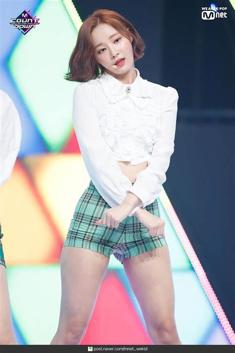 엠카운트다운 모모랜드 MOMOLAND I m So Hot 현장포토 네이버 포스트 Nữ thần
