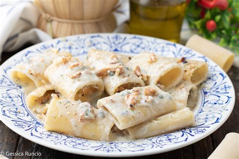 PASTA GORGONZOLA E NOCI SENZA PANNA Ricetta Veloce