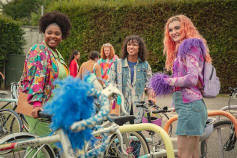 Sex Education Hồi kết hụt hơi