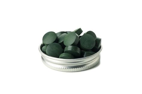 Tapa De Botella M Dica Con Pastillas De Espirulina Aislado Sobre Fondo