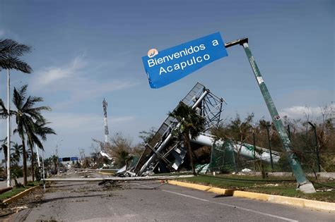 Tourists Evacuated From Mexico S Hurricane Hit Acapulco