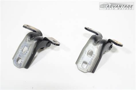 2018 2023 CHEVROLET EQUINOX FRONT LEFT SIDE DOOR HINGE UPPER LOWER