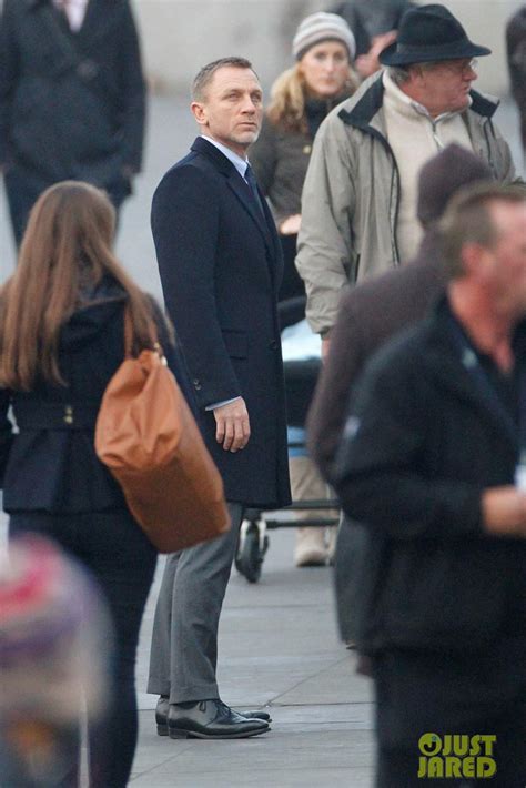 SKYFALL Set Photos Featuring Daniel Craig as James Bond - FilmoFilia