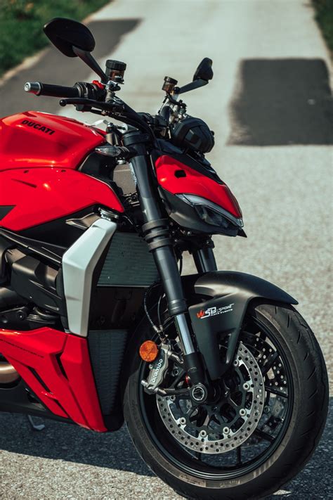 Ducati Streetfighter V Im Power Naked Bike Vergleich