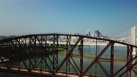 Skyline of Downtown Louisville, Kentucky image - Free stock photo - Public Domain photo - CC0 Images