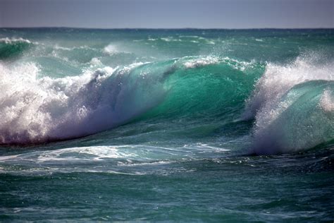 Converging Waves In 2024 Ocean Pictures Water Pictures Waves