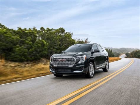 2022 GMC Terrain Road Test and Review | Autobytel