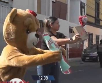 Video Polic A Se Disfraza De Oso De Peluche Para Atrapar