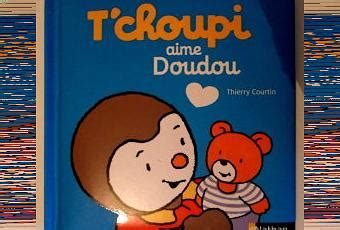 Chut Les Enfants Lisent T Choupi Aime Doudou