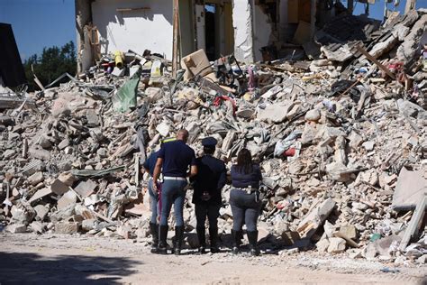 Terremoto Oltre 500 Repliche Dal Primo Violento Sisma Due Le Scosse