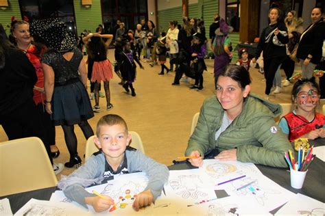 La Bâtie Montgascon Les enfants ont fêté Halloween