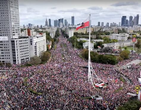 Pora Ka Pis Efektem Marszu Miliona Serc Przera Enie Na Nowogrodzkiej