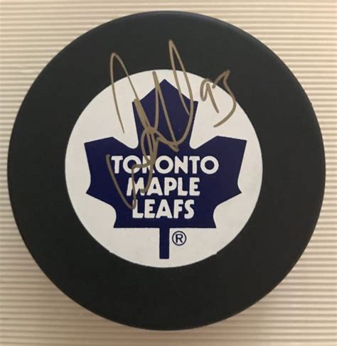 Doug Gilmour Signed Maple Leafs Logo Puck - Chicagoland Sports Appearance Connection