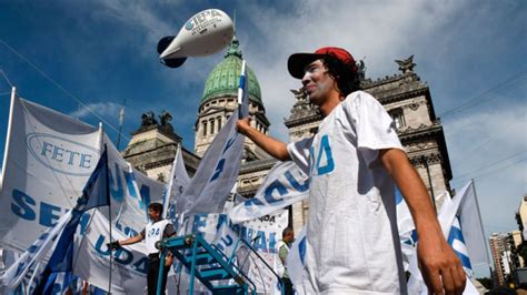 En Medio Del Conflicto Docente Intiman A Vidal A Devolver Días De Paro