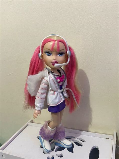 Bratz Live In Concert Cloe Hobbies Toys Toys Games On Carousell