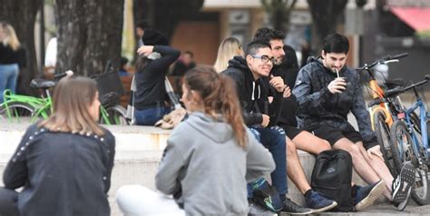 Vuelta A Clases Presenciales Y Reuniones Sociales Al Aire Libre Los