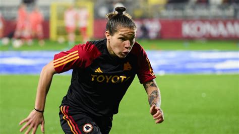 Elena Linari Raggiunge Le 100 Presenze Con La Roma Femminile L Football