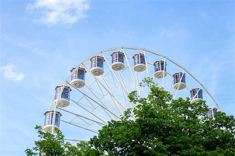 Free Photo Ferris Wheel Against The Sky Amusement Park