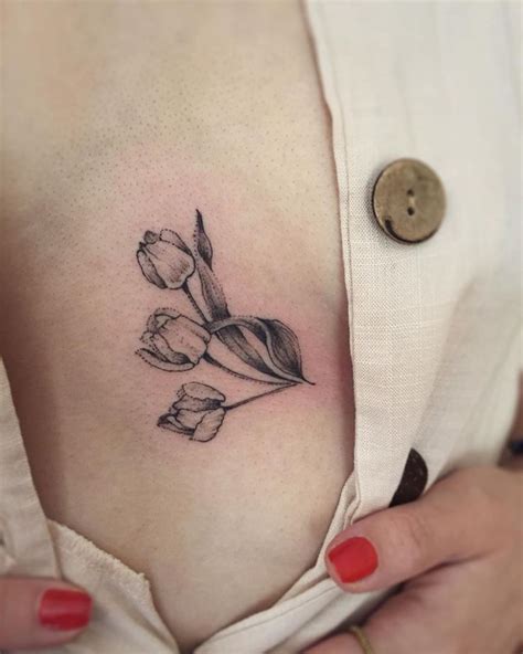 109 Best Tulip Tattoos 2024 Inspiration Guide Tulip Tattoo Cool