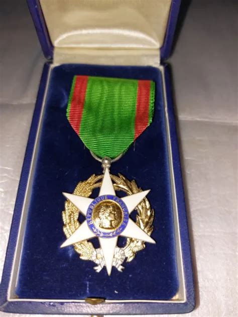 ANCIENNE MEDAILLE MÉRITE Agricole Chevalier Argent Doré Émaillé EUR