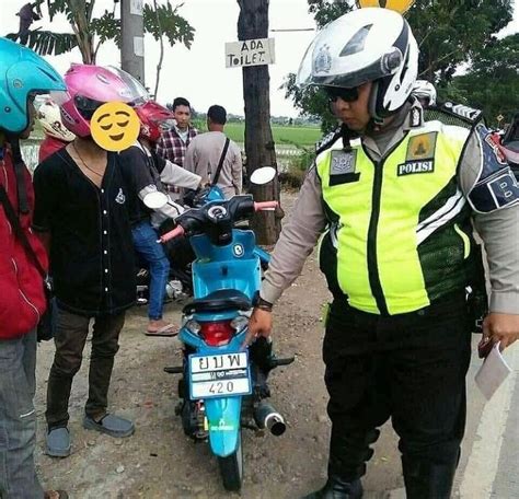 10 Momen Lucu Saat Ditilang Polisi Ini Penyebabnya Absurd