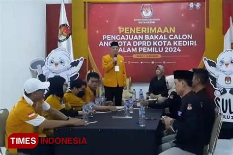 Hanura Jadi Parpol Pertama Yang Daftar Ke Kpu Kota Kediri Times Indonesia