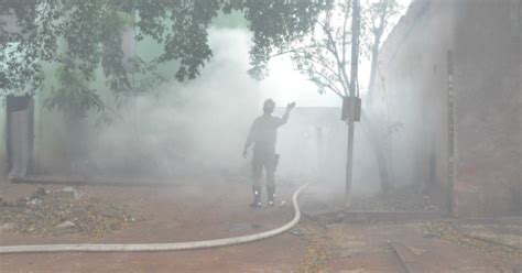 G1 Curto circuito pode ter causado incêndio em casa dizem bombeiros