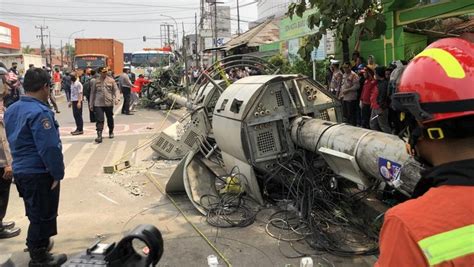 Berikut Identitas 7 Korban Tewas Kecelakaan Maut Truk Trailer Di Bekasi