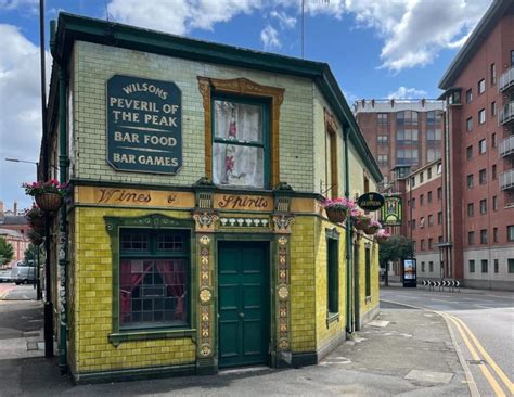 historical  oldest pubs  visit  manchester
