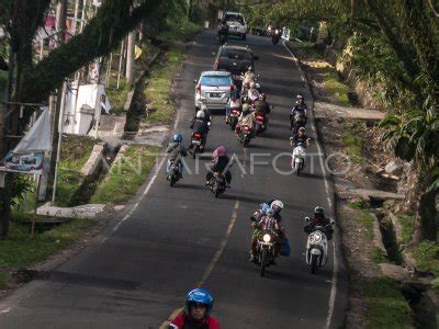 JALUR MUDIK RAWAN KECELAKAAN DI PANDEGLANG ANTARA Foto