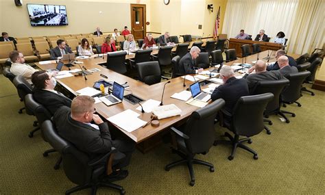 Omnibus Labor And Industry Bill Approved On Party Line Vote Session Daily Minnesota House Of