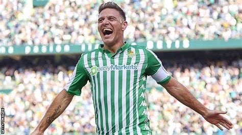 Real Betis 3 2 Athletic Bilbao Joaquin Hits Hat Trick Aged 38 Bbc Sport