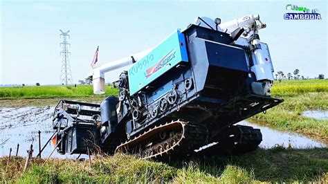 Operator Combine Harvester Kubota Dc X Working Skills Techniques