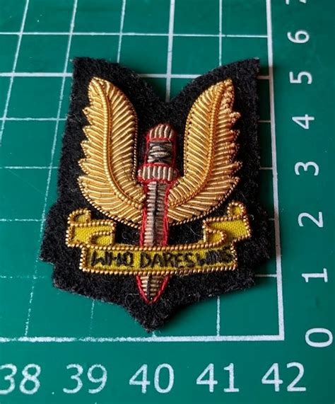 Australian SAS beret badge - Medals And Memorabilia