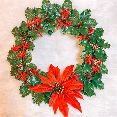 Vintage Holly Wreath - Etsy