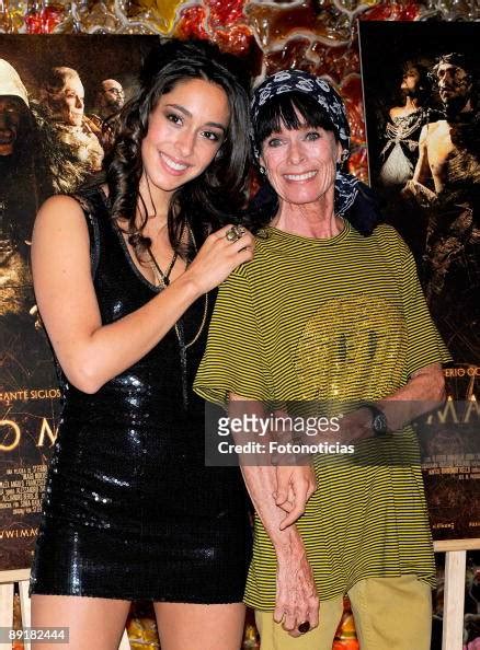 Actress Geraldine Chaplin And Her Daughter Oona Chaplin Attend The Fotografía De Noticias