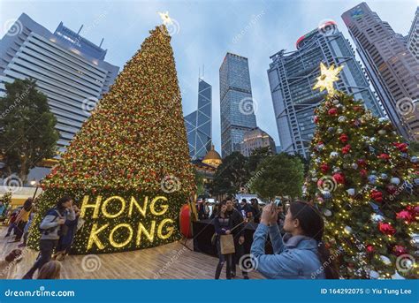 Rbol De Navidad En El Centro De La Ciudad De Hong Kong Imagen