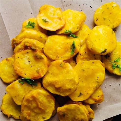 Kenyan Bhajia (Potato Fritters) - Chef's Pencil