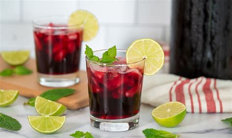 Hibiscus Tea Benefits For Heart Health Plus How To Make It Hibiscus