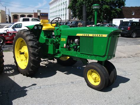 Deere 2510: Specs, Engine, Transmission, Dimensions