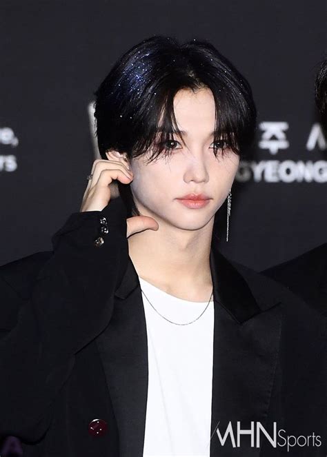 Felix Stray Kids Jadi Buah Bibir Gegara Visualnya Di Dunia Nyata Yang