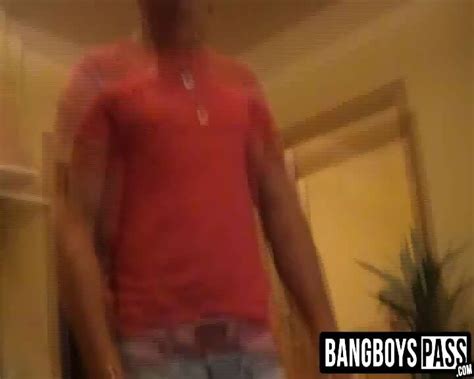 Gay Escort Gets Extra Cash For A Hard Bareback Fuck Service