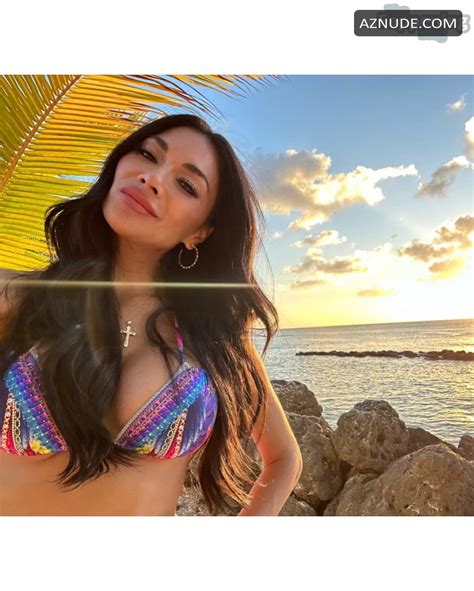 Nicole Scherzinger Sexy And Sizzling Shows Off Her Fabulous Physique And Cleavage Wearing A Hot