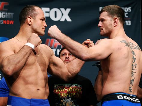 UFC Cigano enfrenta Miocic de olho no cinturão dos pesados Placar