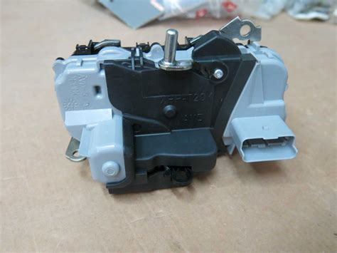 Citroen Xsara Picasso Front Door Lock Right Side Serrure De Porte