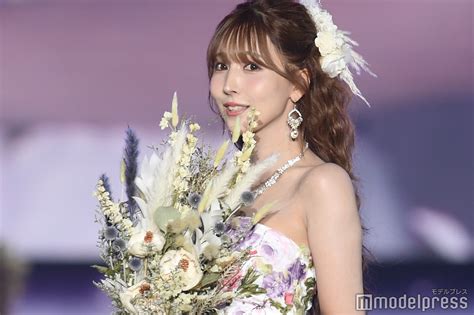 画像4769 三上悠亜、sexy穴開きワンピで美脚大胆披露「可愛すぎ」「さすがのスタイル」の声 モデルプレス