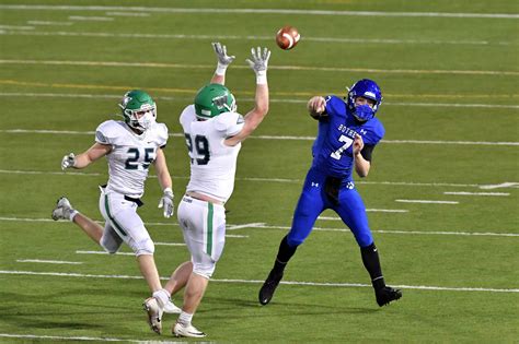 Bothell Defeats Woodinville In Football Action Bothell Kenmore Reporter