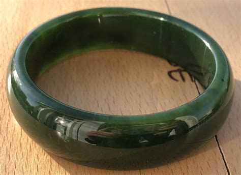 Dark Green Genuine Natural Nephrite Jade Bangle Bracelet